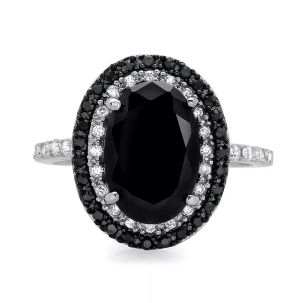 925 Sterling Silver Ring - Picture 2 of 2